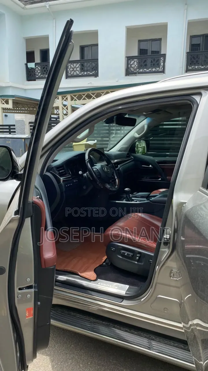 Lexus LX 570 (5 seats) AWD 2018 Gold