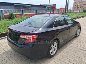 Toyota Camry SE 4dr Sedan (2.5L 4cyl 6A) 2012 Black