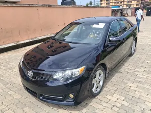 Toyota Camry SE 4dr Sedan (2.5L 4cyl 6A) 2012 Black
