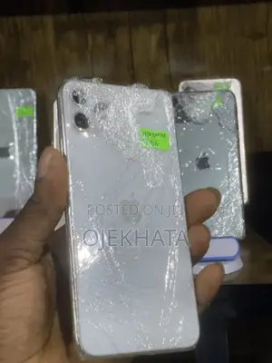 Apple iPhone 11 64 GB White