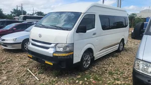 Toyota HiAce 2018 White