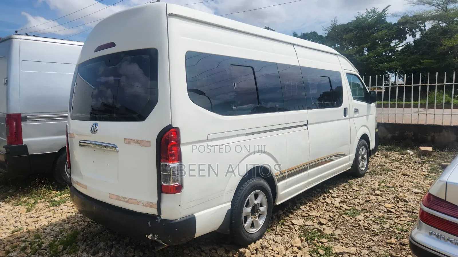 Toyota HiAce 2018 White