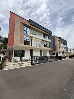 6bdrm Mansion in Katampe Extension for sale