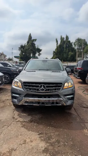 Mercedes-Benz M Class ML350 4MATIC 4dr SUV AWD (3.5L 6cyl 7A) 2015 Gray