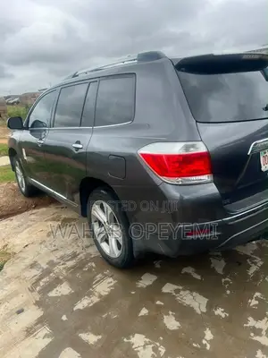 Toyota Highlander Limited 3.5l 4WD 2013 Gray