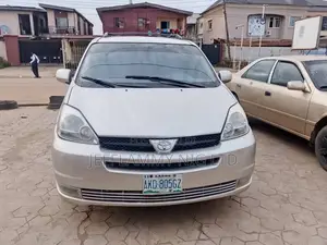 Toyota Sienna 2005 Silver
