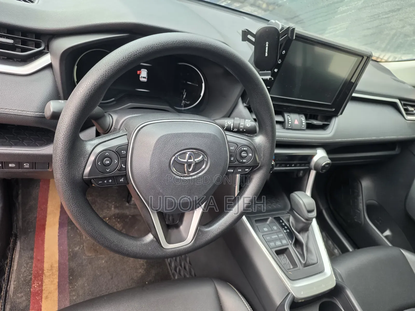 Toyota RAV4 XLE 2021 Gray