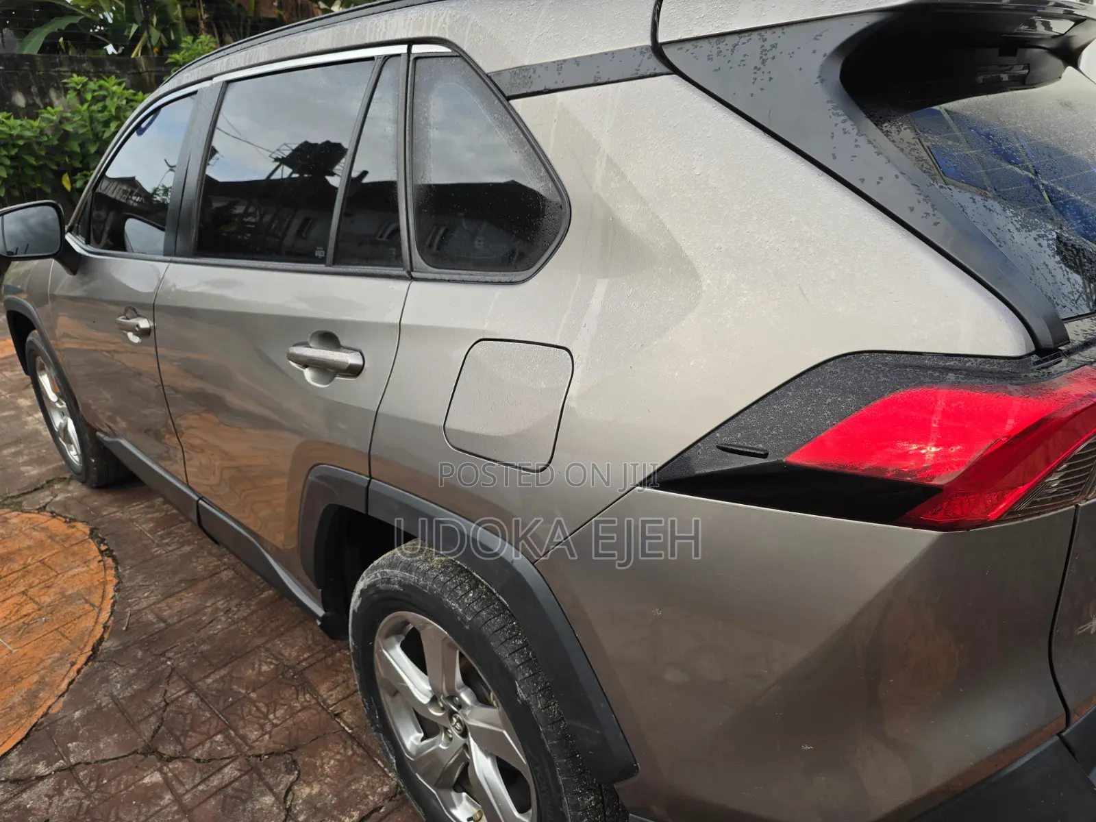 Toyota RAV4 XLE 2021 Gray