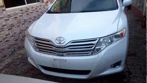 Toyota Venza 2010 White