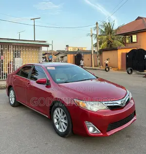 Toyota Camry XLE V6 4dr Sedan (3.5L 6cyl 6A) 2013 Red