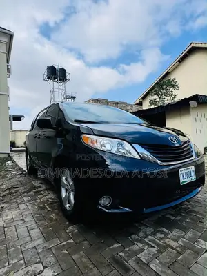 Toyota Sienna 2013 Black