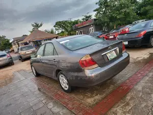 Toyota Camry 2005 Gray