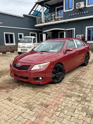 Toyota Camry SE 4dr Sedan (2.5L 4cyl 6A) 2011 Red
