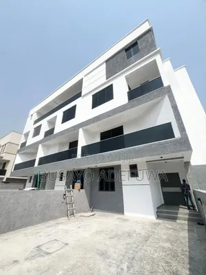 5bdrm Duplex in Main Lekki Phase 1 for sale