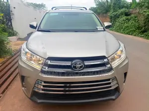 Toyota Highlander Limited 4dr SUV (3.5L 6cyl 6A) 2015 Gold