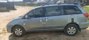 Toyota Sienna 2006 Blue