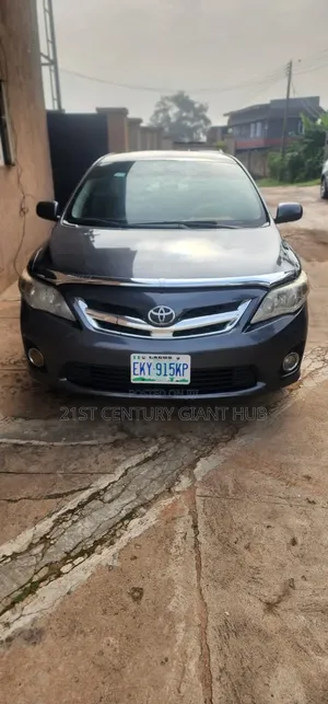 Toyota Corolla LE Special Edition 4dr Sedan (1.8L 4cyl 4A) 2013 Gray