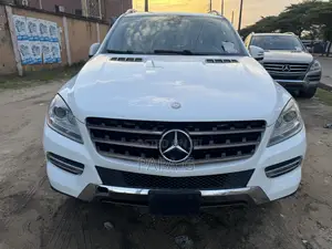 Mercedes-Benz M Class ML350 4MATIC 4dr SUV AWD (3.5L 6cyl 7A) 2014