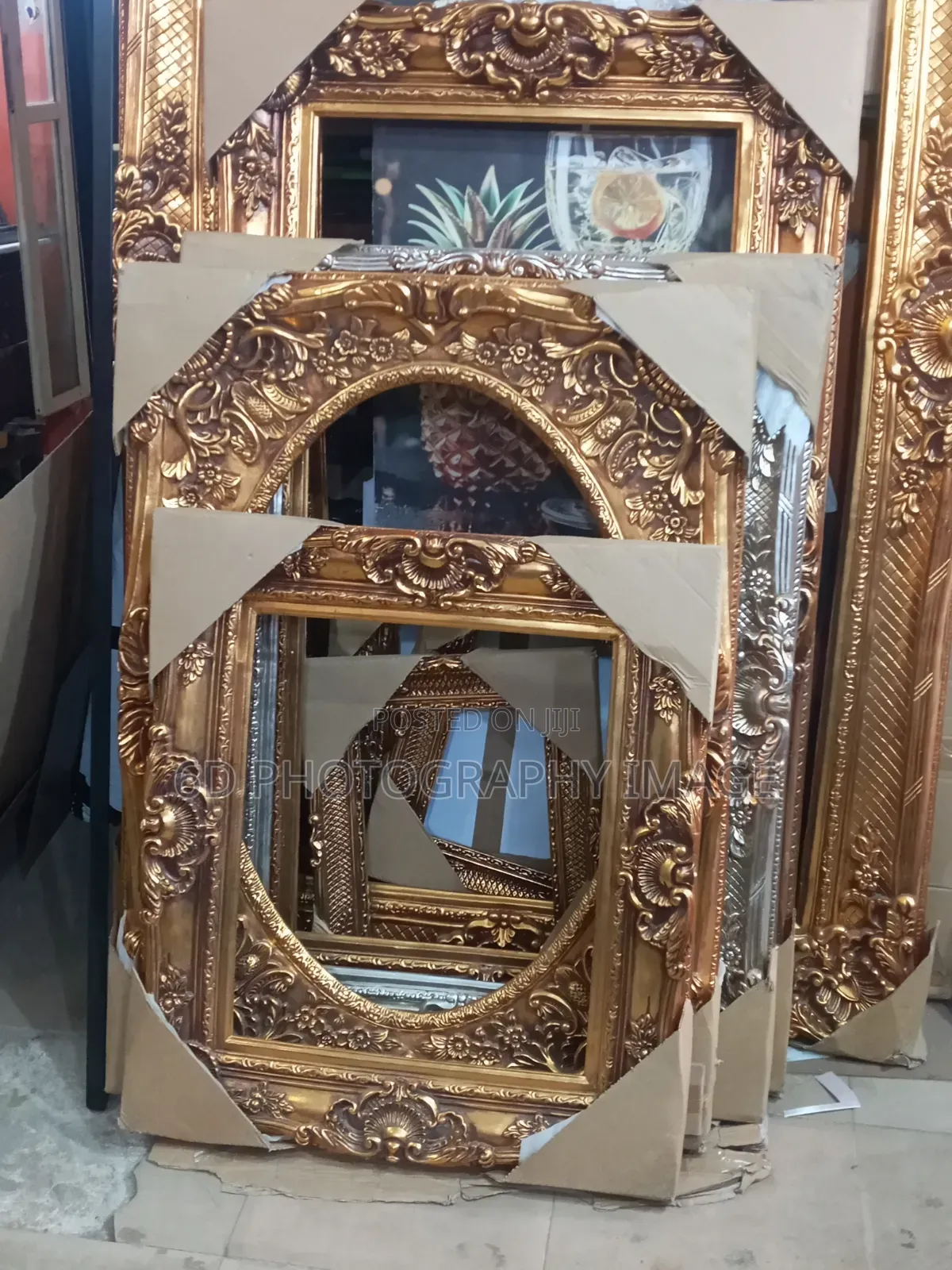 Royal Frames