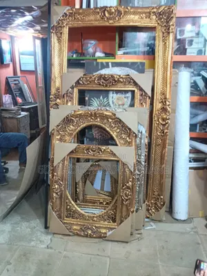 Royal Frames
