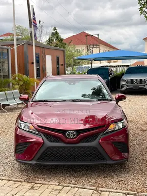 Toyota Camry SE FWD (2.5L 4cyl 8AM) 2018 Red