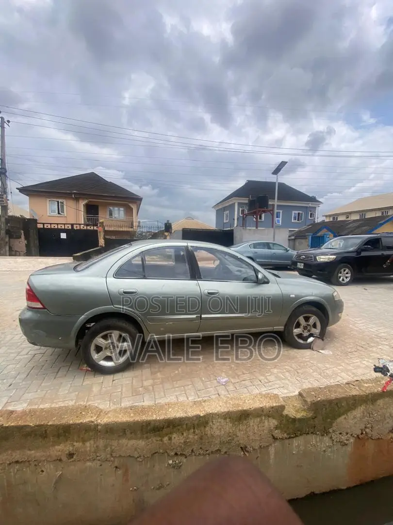 Nissan Sunny 2008 Green