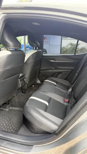 Toyota Camry SE 2025 Gray