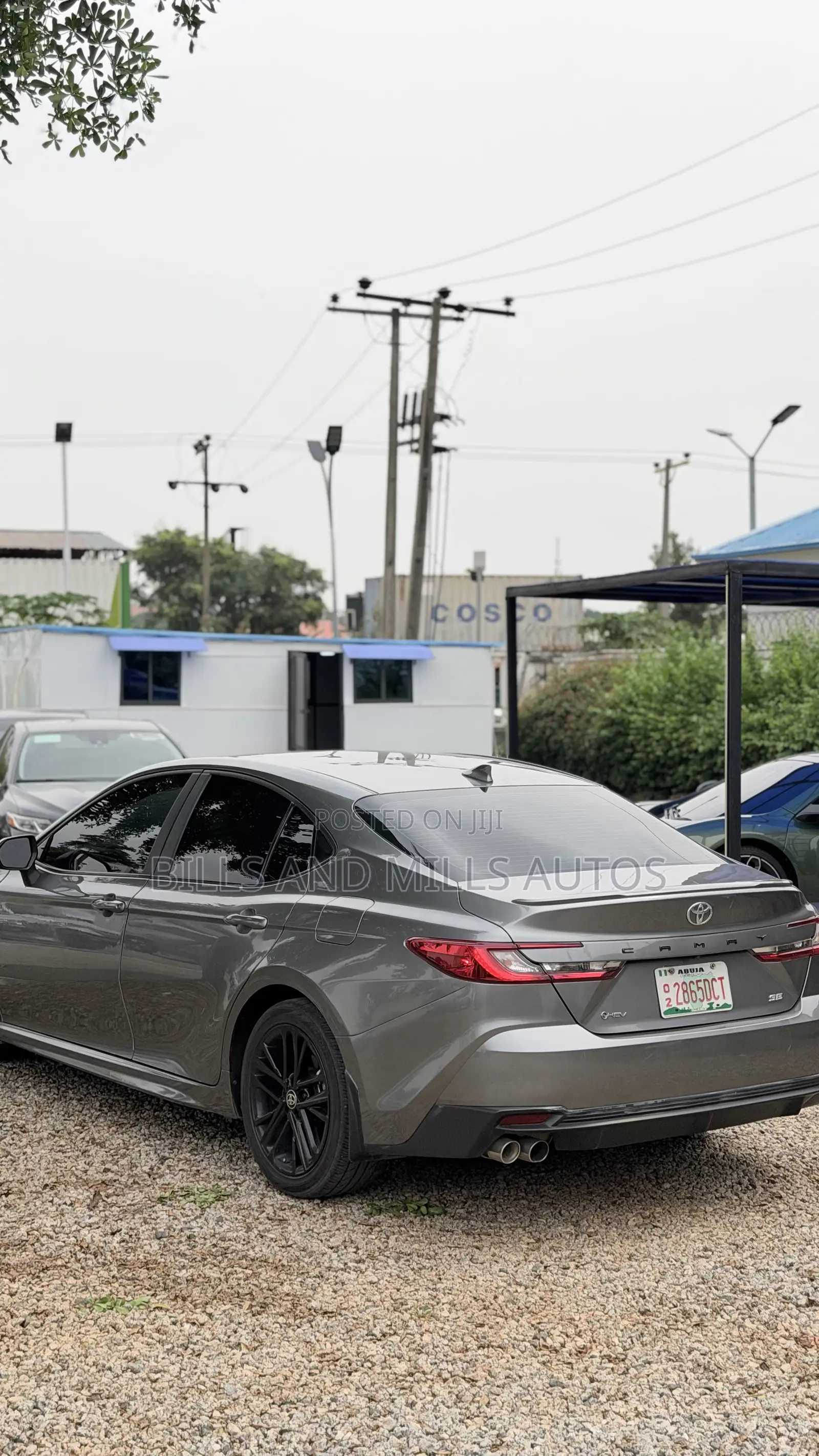 Toyota Camry SE 2025 Gray