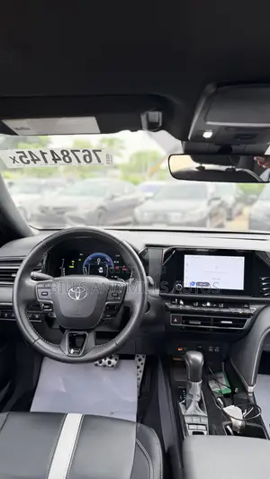 Toyota Camry SE 2025 Gray