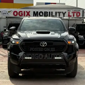 Toyota Tacoma 2025 Black