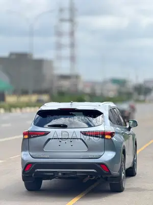 Toyota Highlander XLE AWD 2024 Gray