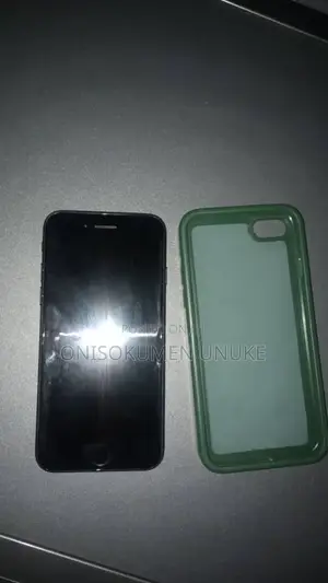 Apple iPhone 7 32 GB Black