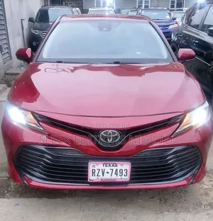 Toyota Camry LE FWD (2.5L 4cyl 8AM) 2018 Red