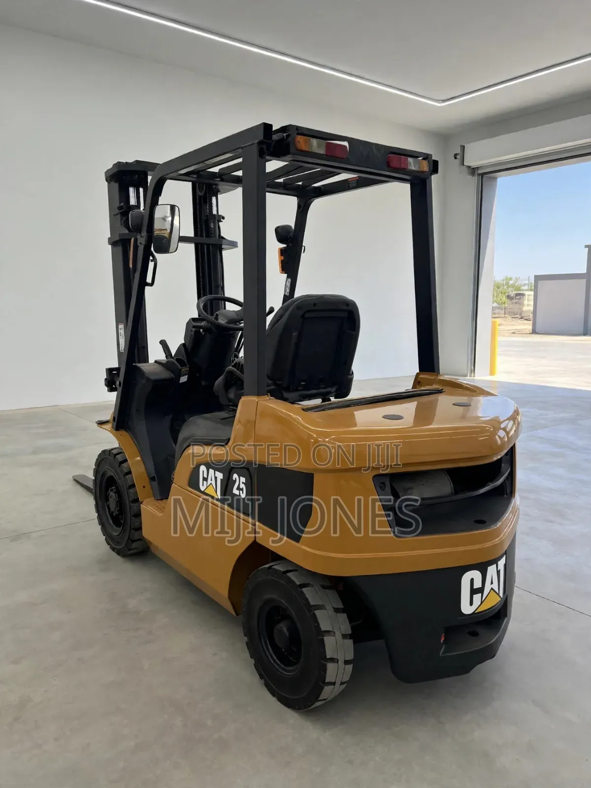 Foreign Used CAT 2.5 Ton Forklift – Clean Engine, Work Ready
