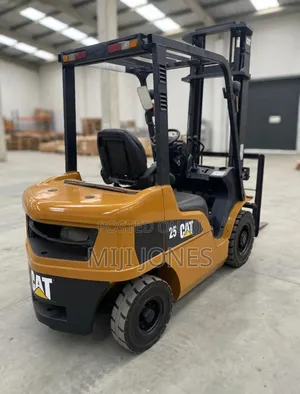 Foreign Used CAT 2.5 Ton Forklift – Clean Engine, Work Ready