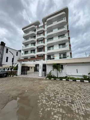 3bdrm Apartment in Lekki Phase 1 for sale
