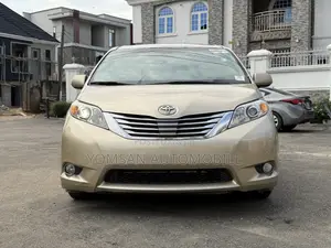 Toyota Sienna Limited 7 Passenger 2011 Gold