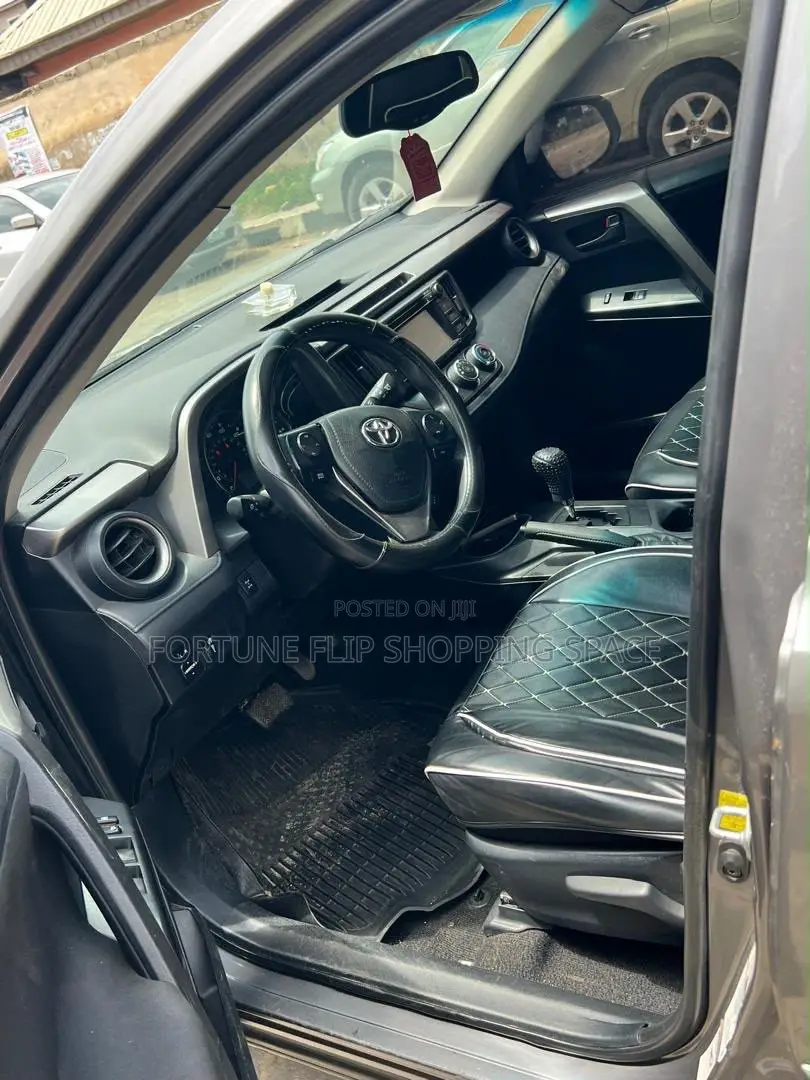 Toyota RAV4 2017 Gray