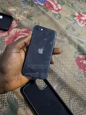 Apple iPhone SE (2022) 64 GB Black