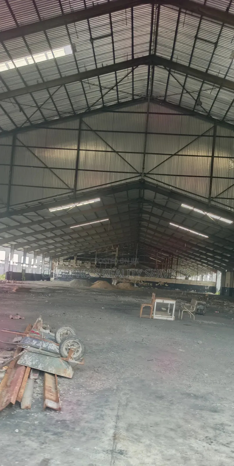 5400sqm Warehouse by Tradefair, Ojo