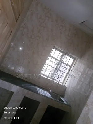 Spacious Room Self