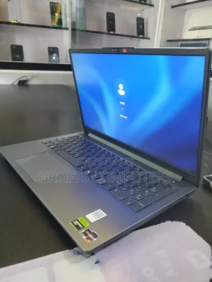 Laptop Lenovo LOQ 15AHP10 16GB Intel Core 7 SSD 512GB