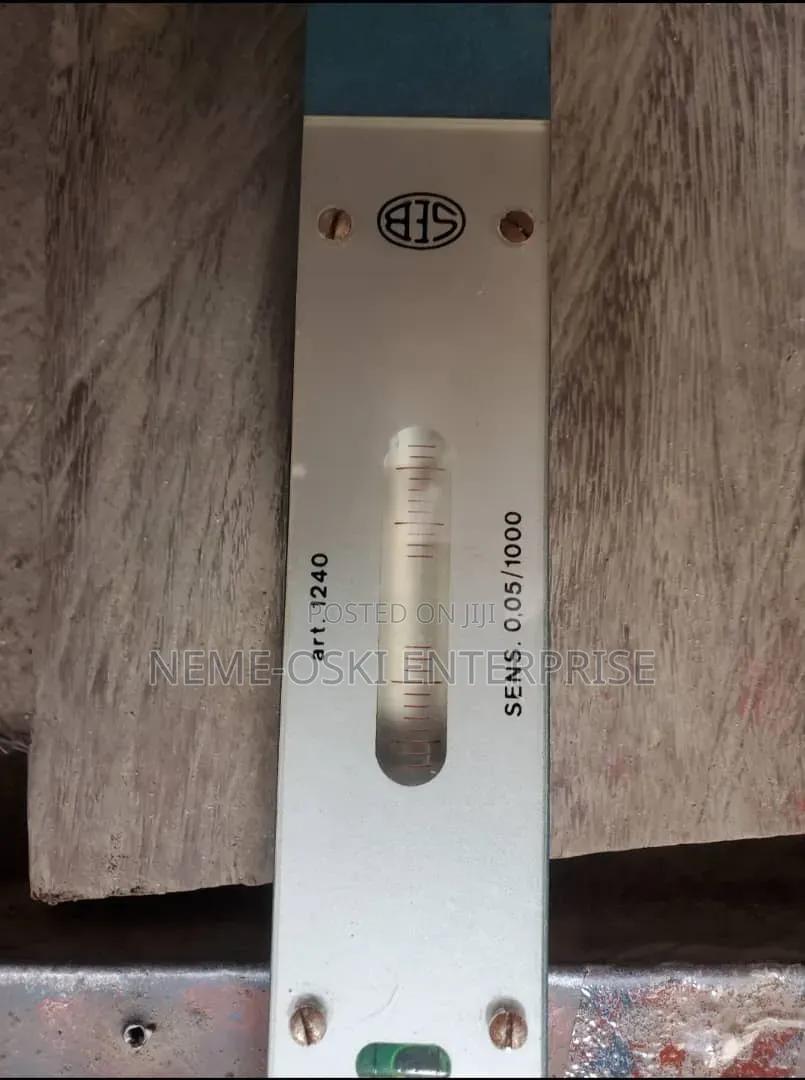 Precision Engineers Spirit Level - 0.05/1000