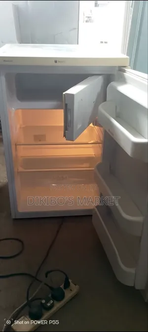 Tokunbo HOTPOINT Table Top Fridge and Freezer