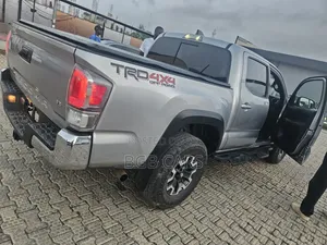 Toyota Tacoma 2023 Gray