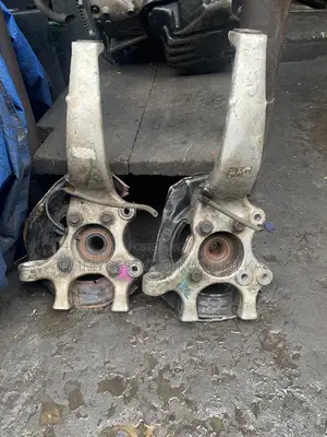 Lexus IS 250 Hub