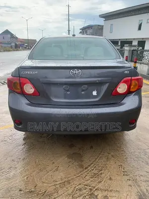 Toyota Corolla LE 4dr Sedan (1.8L 4cyl 4A) 2010 Gray