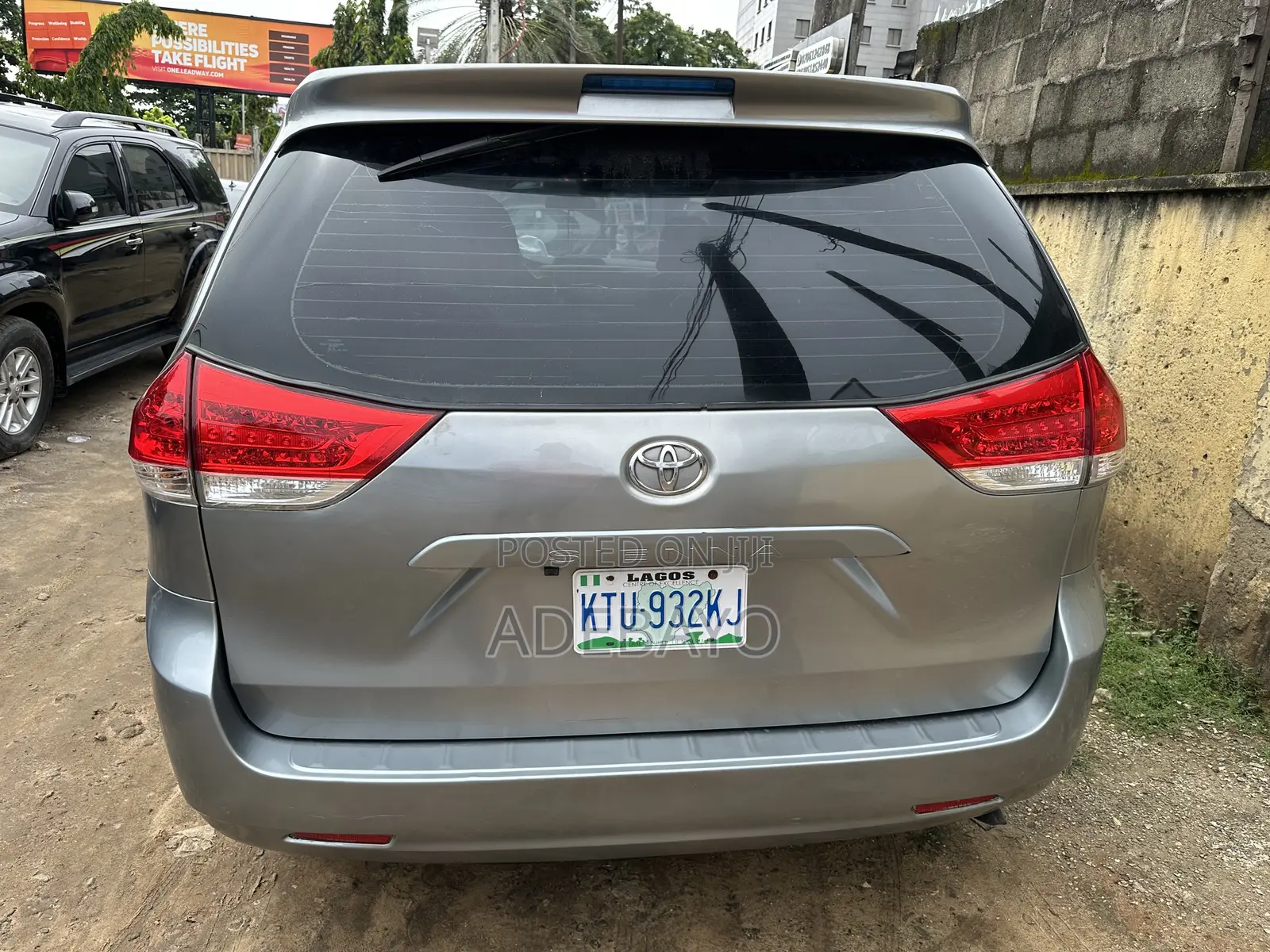 Toyota Sienna LE 7 Passenger Mobility 2011 Silver