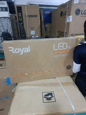 Royal 32-Inch Smart TV for Family Entertainment