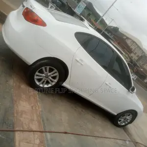 Hyundai Elantra 2010 White